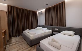 Rest Hour Hotel