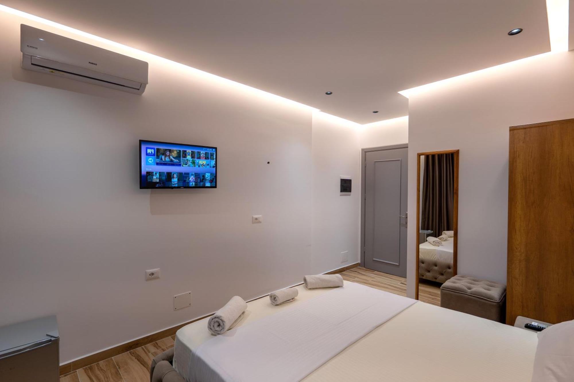 Rest Hour Hotel Ksamil Exterior photo