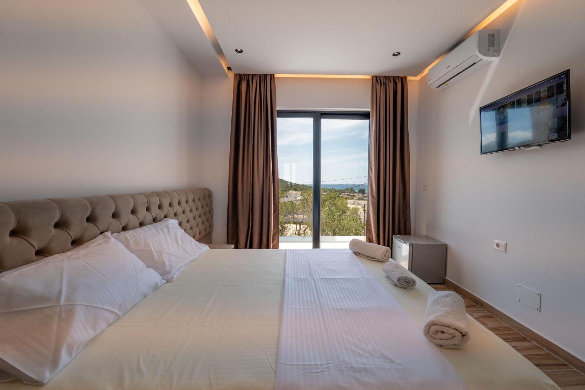 Rest Hour Hotel Ksamil Exterior photo