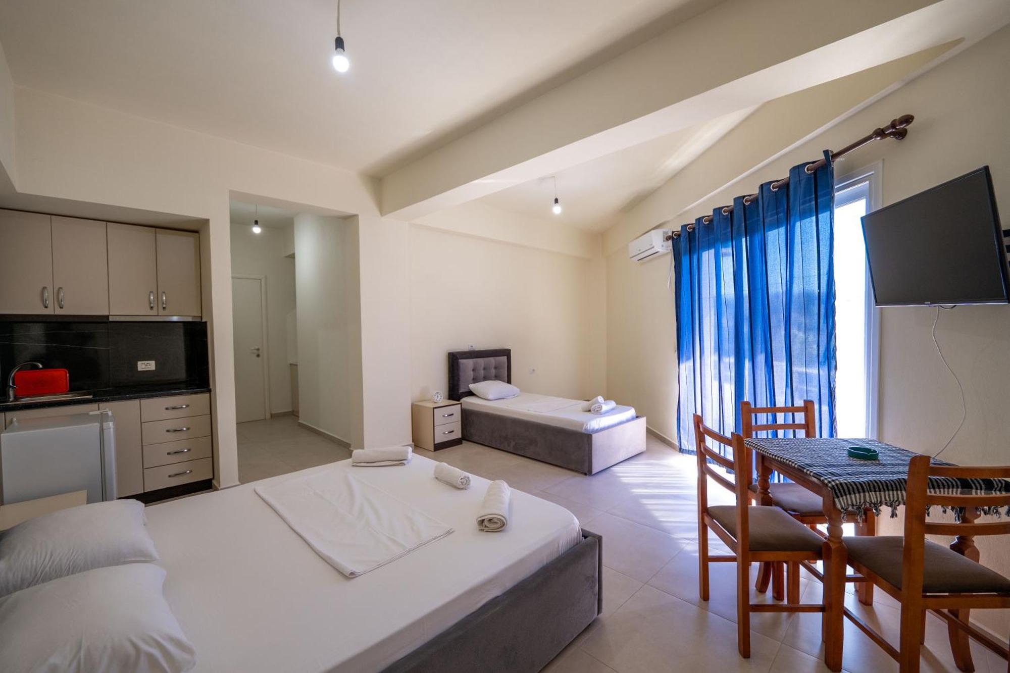Rest Hour Hotel Ksamil Exterior photo