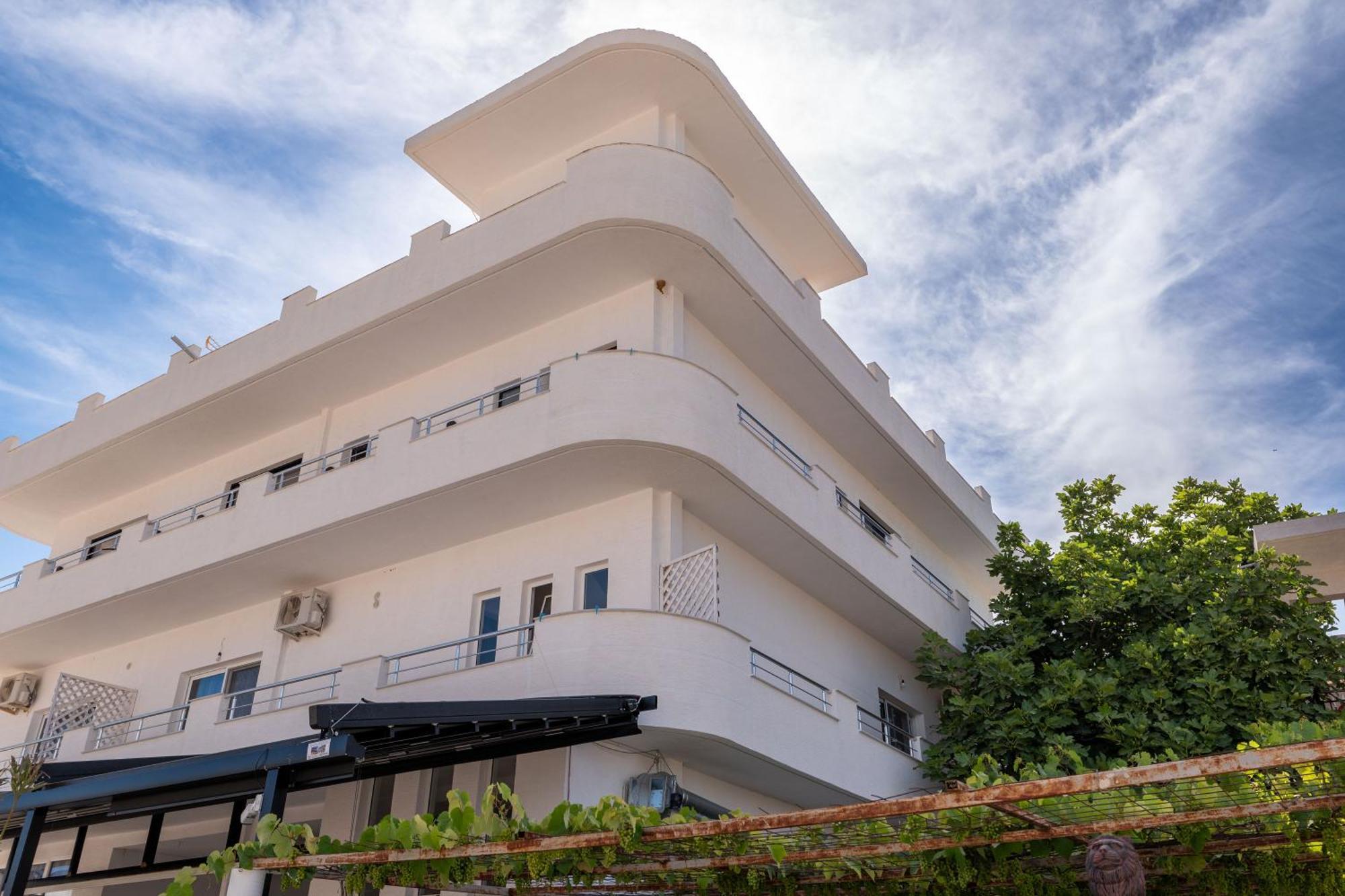 Rest Hour Hotel Ksamil Exterior photo