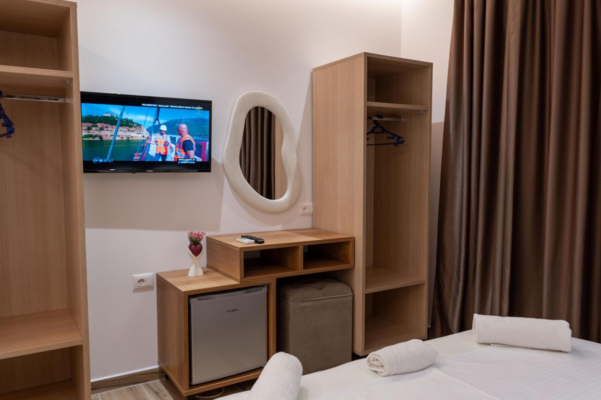 Rest Hour Hotel Ksamil Exterior photo
