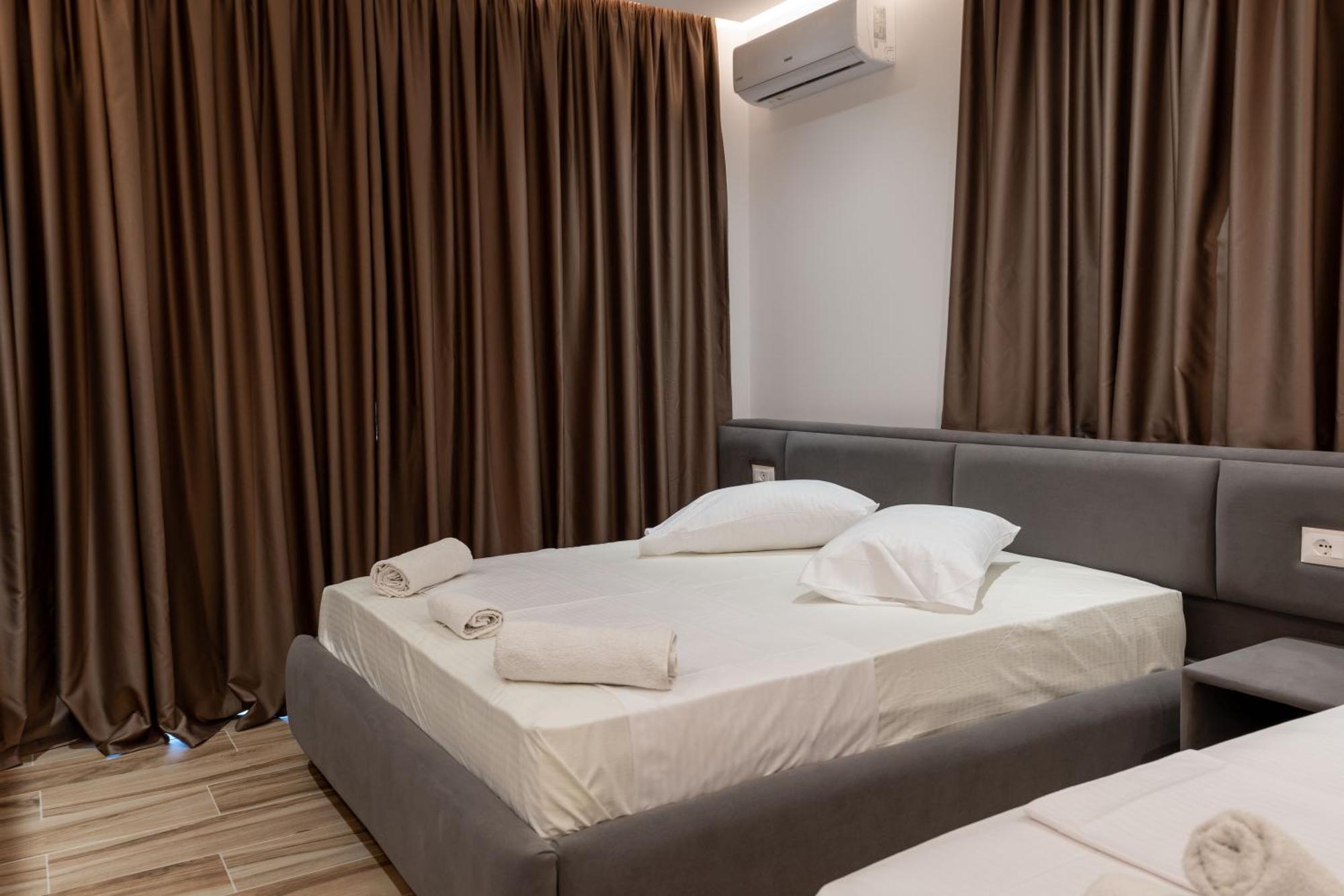 Rest Hour Hotel Ksamil Exterior photo