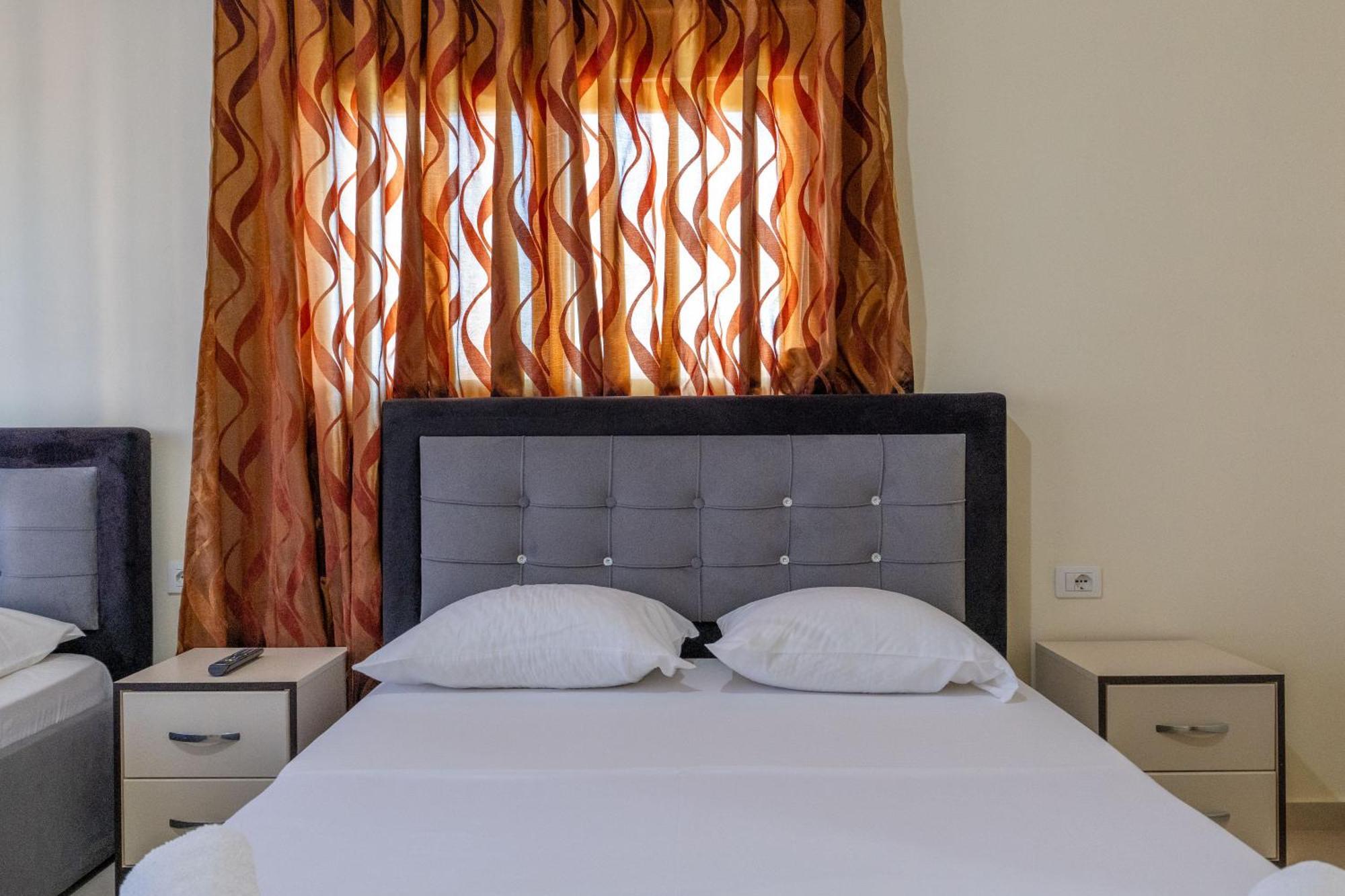 Rest Hour Hotel Ksamil Exterior photo