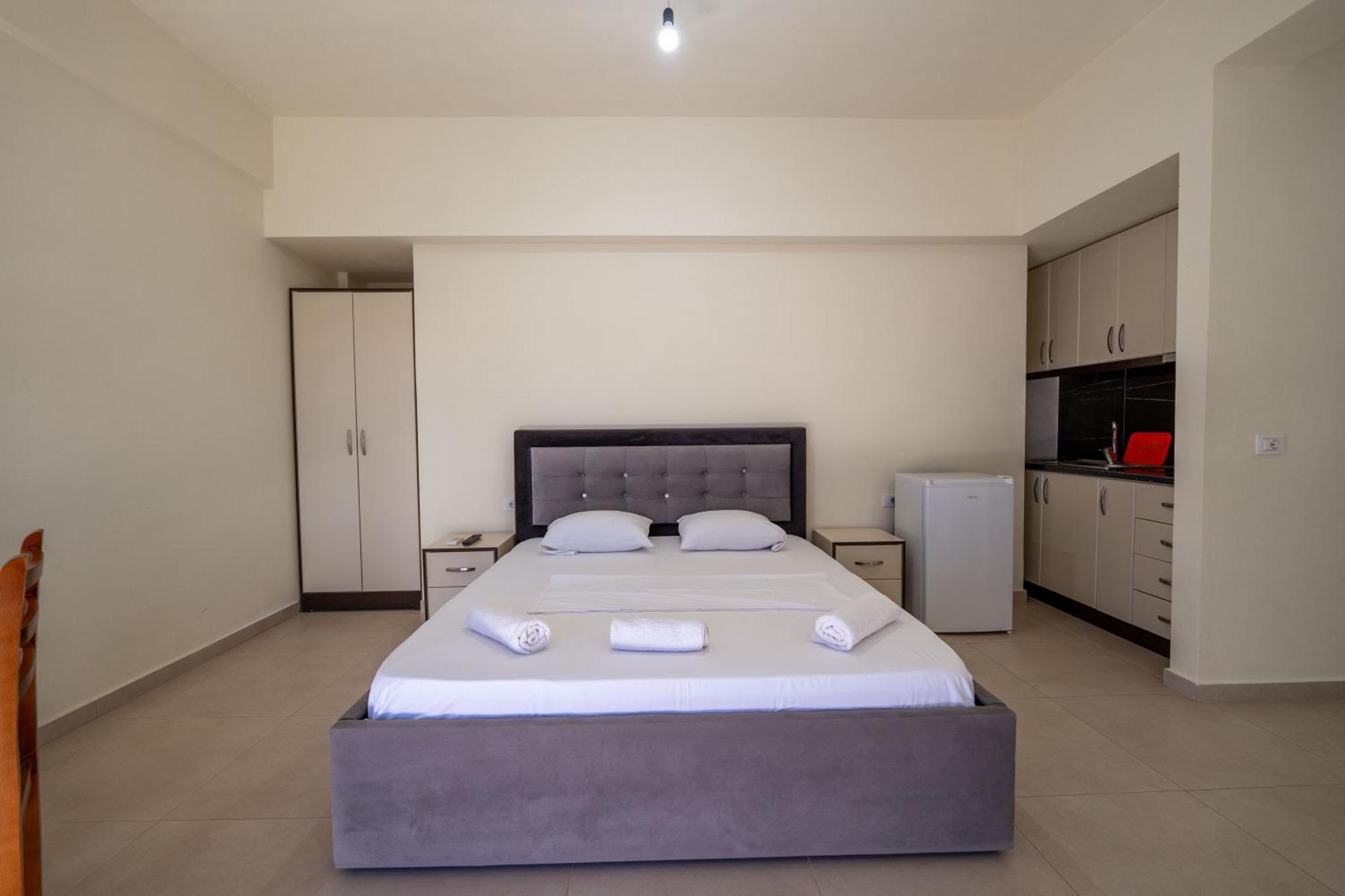 Rest Hour Hotel Ksamil Exterior photo