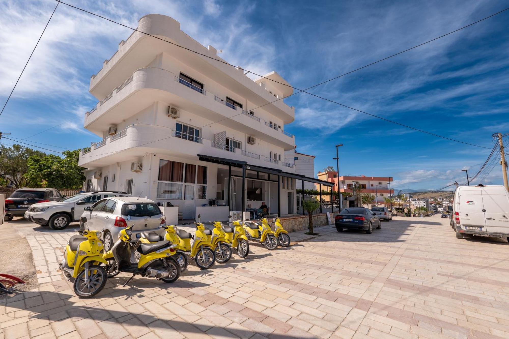 Rest Hour Hotel Ksamil Exterior photo